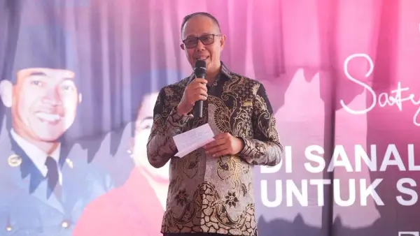 Wali Kota Sukabumi, Ayep Zaki, saat menghadiri peringatan HUT PDI Perjuangan ke-53 yang dirangkaikan dengan peresmian kembali Klinik Waluya Sejati Abadi. (Sumber Foto: Dokpim Pemkot Sukabumi)