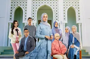 Poster Film Tuhan, Benarkah Kau Mendengarku?: Drama Religi tentang Pengkhianatan dalam Rumah Tangga (Sumber : X/@paragonpics_)