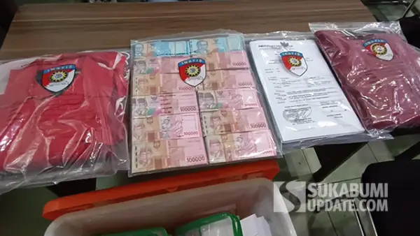 Barang bukti korupsi Mantan Kades Karangtengah Cibadak yang diamankan oleh Polisi. (Sumber : SU/Ilyas)