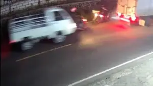 Rekaman kecelakaan di Parungkuda Kabupaten Sukabumi (Sumber: CCTV)