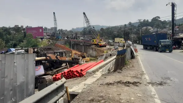 Proyek duplikasi jembatan pamuruyan Cibadak Kabupaten Sukabumi berlanjut di 2026 setelah mangrak sejak 2022 (Sumber: sukabumiupdate)
