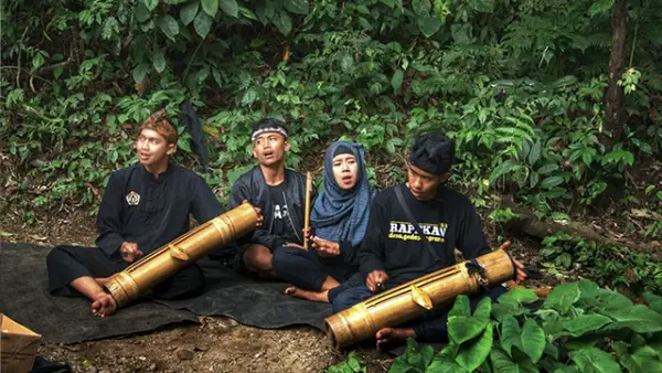 Ilustrasi - Contoh Babasan Sunda dan Artinya. (Sumber : pexels.com/@Ruyat Supriazi).