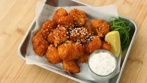 Resep Kembang Kol Krispi Pedas Manis, Ide Camilan Renyah Gurih di Akhir Pekan (Sumber : Youtube | Devina Hermawan)