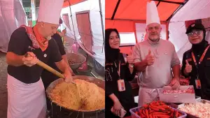 Sosok David Cailleba, juru masak asal Prancis yang jadi sukarelawan di dapur darurat bencana longsor Cisarua Bandung Barat. (Sumber Foto: Istimewa)