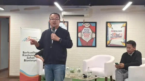 Prof. Rhenald Kasali berbicara terkait big data dalam diskusi yang digelar AMSI dan DIR. (Sumber Foto: Istimewa)