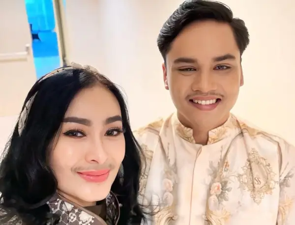 Iis Dahlia Buka Suara Soal Tuduhan Mengintimidasi Ressa Anak Denada (Sumber : Instagram/@iisdahlia)