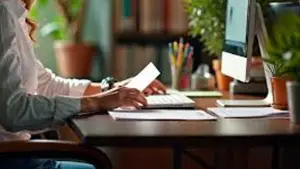 ilustrasi seseorang yang sedang bekerja. (Sumber: Freepik)