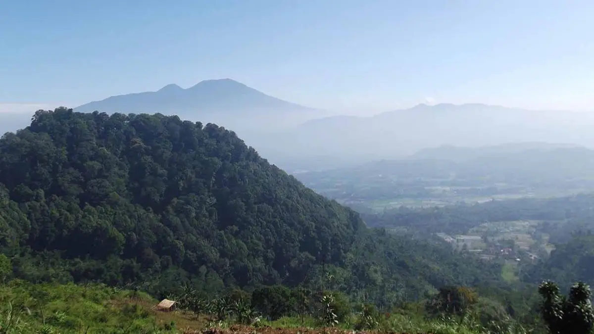 Gunung Gombong Gegerbitung Sukabumi, Perpaduan Wisata Alam & Religi Sarat Nilai Sejarah