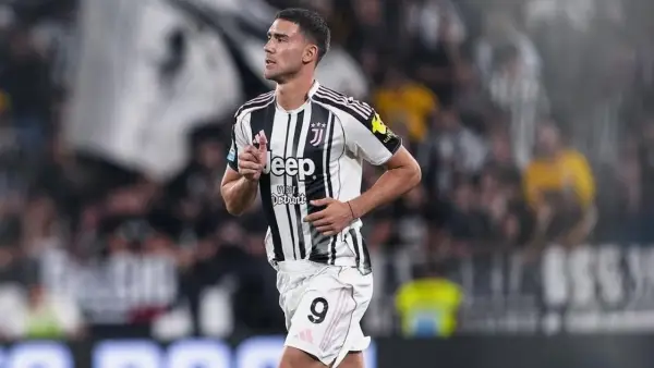 Penyerang Juventus, Dusan Vlahovic, telah kembali ke pusat pelatihan tim setelah selesai dalam proses pemulihan cederanya. (Sumber: Instagram/@vlahovicdusan)