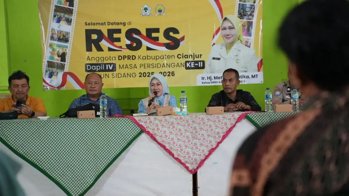 Ketua DPRD Cianjur Metty Triantika Serap Aspirasi Warga Desa Cikidang Bayabang