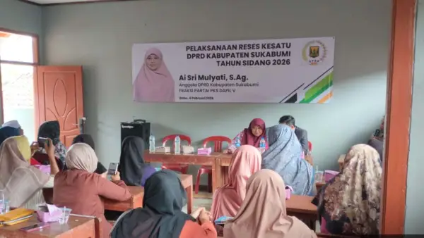 Anggota DPRD Kabupaten Sukabumi Ai Sri Mulyawati, melaksanakan reses pertama tahun anggaran 2026 di Desa Pagelaran, Kecamatan Purabaya. (Sumber Foto: Istimewa)