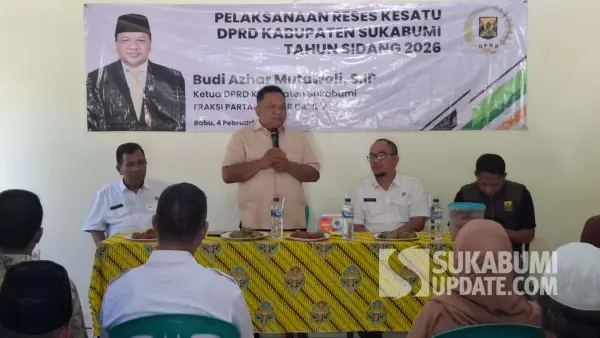 Ketua DPRD Kabupaten Sukabumi, Budi Azhar Mutawali, saat menggelar reses di Desa Curugkembar, Rabu (4/2/2026). (Sumber Foto: Istimewa)