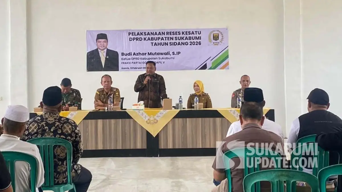 Ketua DPRD Kabupaten Sukabumi, Budi Azhar Mutawali, saat menggelar reses di Desa Sagaranten, Selasa (3/2/2026).