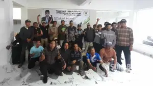 Anggota DPRD Kabupaten Sukabumi dari Fraksi PAN, Edi Sudrajat, saat melaksanakan kegiatan reses di Kampung Pasir Tengah, Desa Kutajaya, Kecamatan Cicurug. (Sumber Foto: SU/Ibnu)