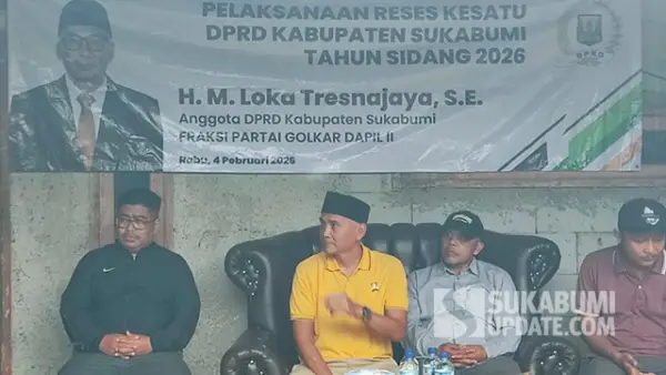 Anggota DPRD Kabupaten Sukabumi dari Fraksi Partai Golkar, H. M. Loka Tresnajaya, saat kegiatan reses di Kampung Manggis Hilir, Desa Benda, Kecamatan Cicurug, Kabupaten Sukabumi. (Sumber : SU/Ibnu Sanubari)