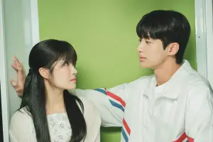 Lovely Runner salah satu drama Korea bertema fangril yang paling populer (Sumber : Soompi)