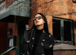 Lirik Lagu 2 Manusia dari Maudy Ayunda: OST Perahu Kertas (Sumber : Instagram/@maudyayunda)