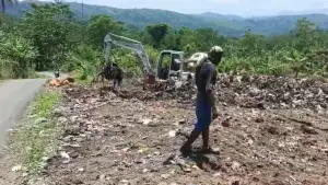 Pengerjaan cut and fill untuk lahan relokai penyintas bencana pergerakan tanah gempol di Desa Cikadu, Kecamatan Palabuhanratu, Kabupaten Sukabumi. Selasa (10/2/2026). (Sumber: Istimewa)