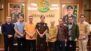 Direksi PT PLN Indonesia Power (PLN IP) diterima langsung oleh Kepala Kejati Jabar, Dr. Hermon Dekristo. (Sumber Foto: Istimewa)