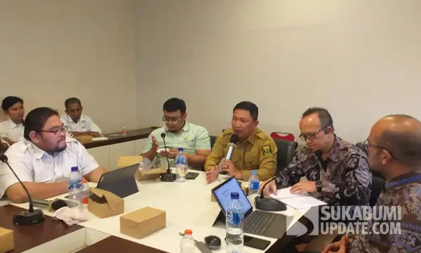 Rapat lintas sektor bahas area kampus Universitas Nusa Putra yang terdampak pelebaran simpang sebidang exit tol Bocimi Cibolangkaler, Senin (10/2/2026) | Foto : Sukabumiupdate.com