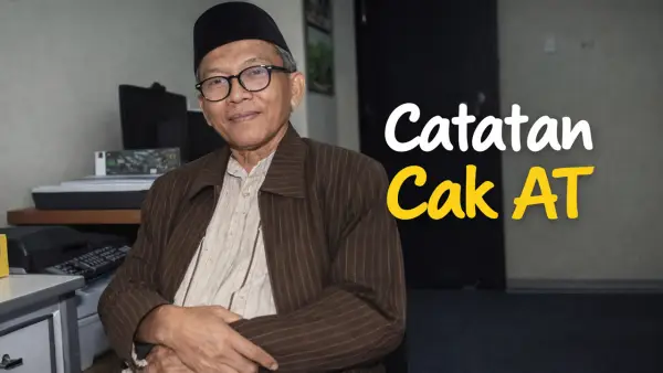 Cak AT – Ahmadie Thaha, pendiri Ma’had Tadabbur al-Qur’an, Sukabumi | Foto : Restorasi by chatgpt