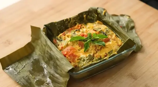 Resep Pepes Dada Ayam, Makanan Lembut Beraroma Khas yang Menggoda (Sumber : Youtube | Devina Hermawan)