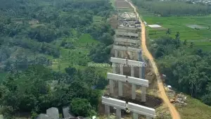 Jalur lintasan di proyek tol bocimi seksi 2, Cibadak - Cisaat (Sumber: kanal youtube edwar widodo)