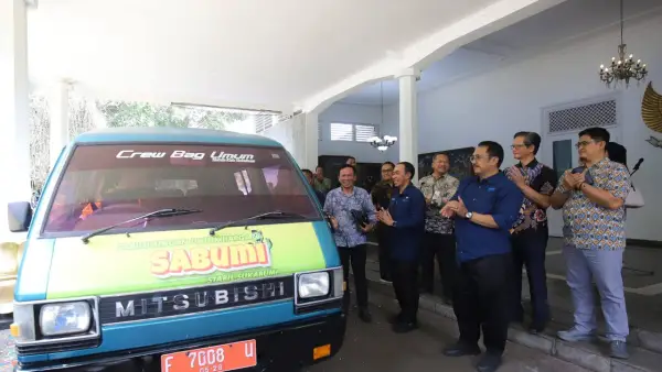 Peresmian mobil Sabumi Pemkab Sukabumi untuk kendalikan laju inflasi oleh Bupati Sukabumi. Jumat (13/2/2026). (Sumber: Dokpim)