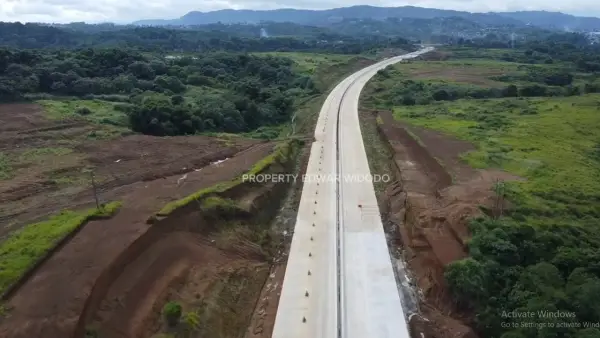 Potret udara tol Bocimi Seksi 3 di wilayah Ciambar sampai Nagrak | Foto : Capture Youtube Edwar Widodo