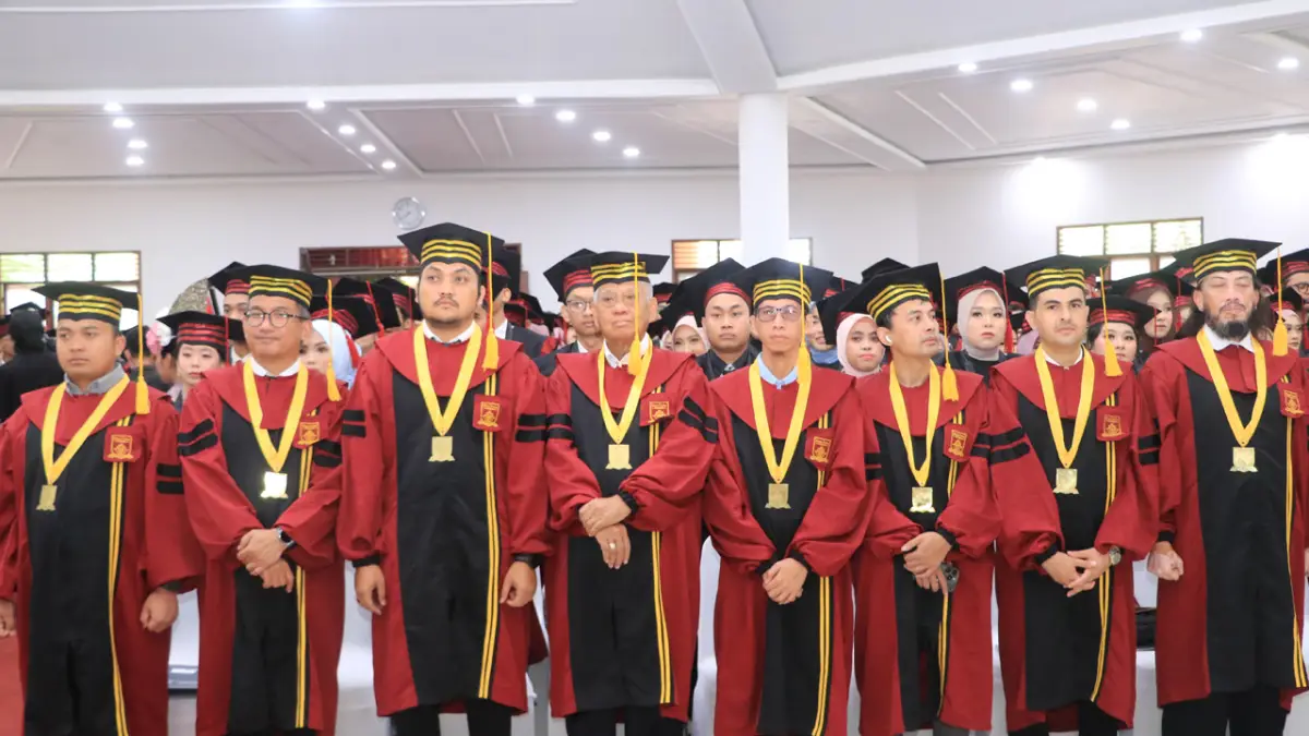 Wisuda Ke-15, Nusa Putra University Kukuhkan Guru Besar dan Lepas 451 Lulusan