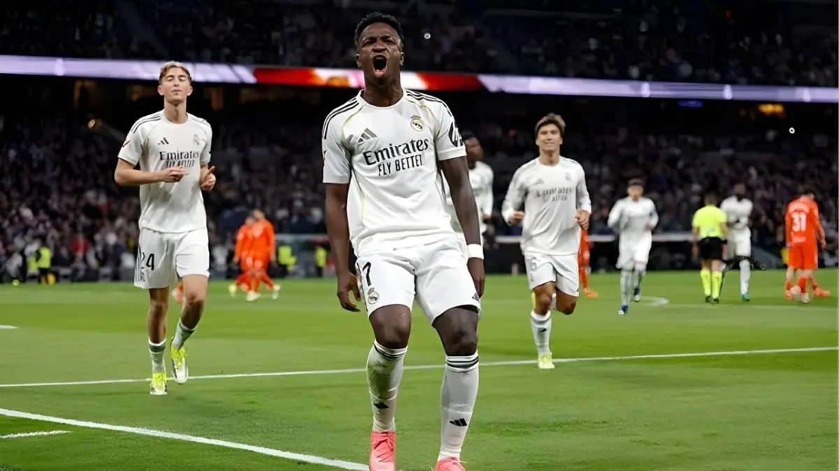 Menang 4-1 atas Real Sociedad, Real Madrid Kudeta Barcelona di Puncak Klasemen