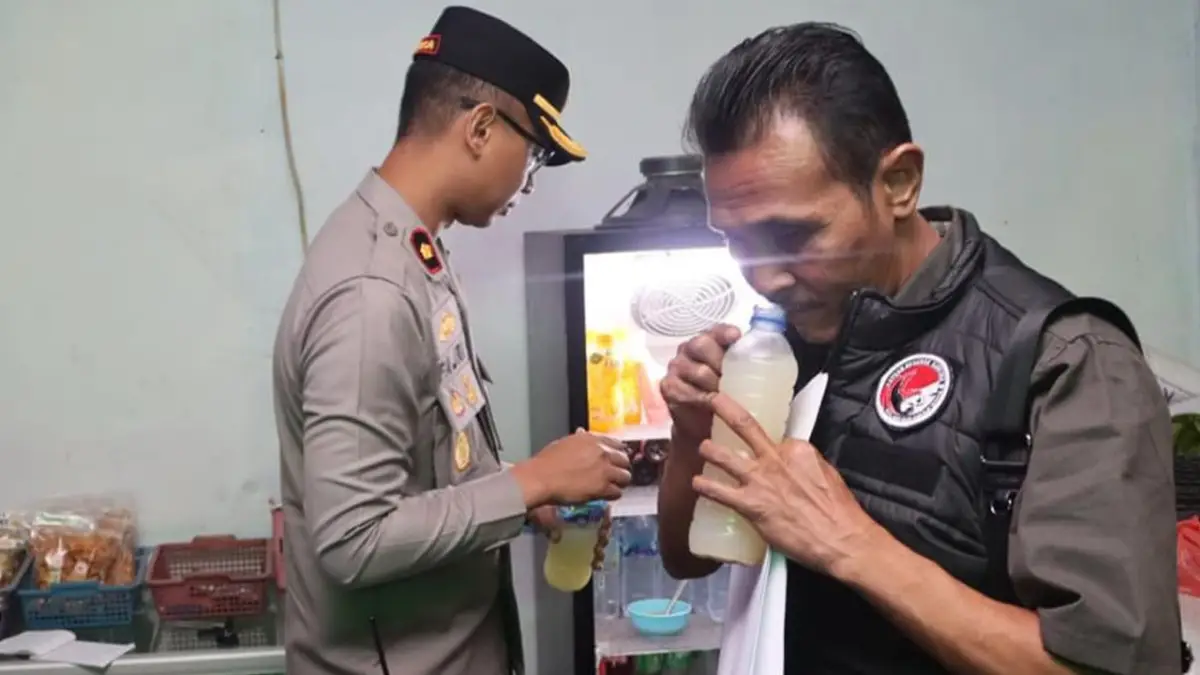 Razia Akhir Pekan, 84 Botol Miras Disita di Jalan Lingkar Selatan Sukabumi