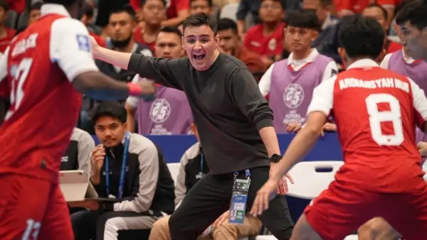 Aksi Hector Souto saat memimpin Timnas Futsal Indonesia di Piala Asia Futsal 2026 (Sumber: Instagram/@souto.h)