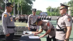 Upacara Serah Terima Jabatan dalam rangka mutasi sejumlah PJU di tubuh Polres Sukabumi,, Senin (16/2/2026). (Sumber: Istimewa)