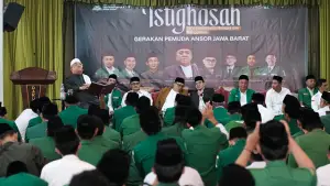 Ribuan kader Ansor gelar istighasah, memohon kekuatan bagi Gus Yaqut dalam menghadapi kasus kuota haji. (Sumber : Istimewa.).