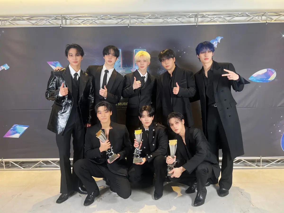 ATEEZ Raih Tiga Piala, Berikut Daftar Lengkap Pemenang Hanteo Music Awards 2025
