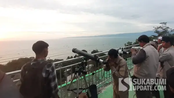 Pengamatan hilal di Pusat Observasi Bulan (POB) Cibeas, Kecamatan Simpenan, Kabupaten Sukabumi | Foto : Ilyas Supendi