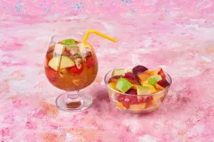 Ilustrasi. Resep Es Buah Sederhana, Minuman Low Budget dan Segar untuk Buka Puasa Ramadan (Sumber : Freepik.com/@azerbaijan_stockers)