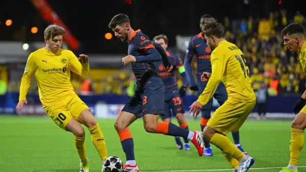 Aksi gelandang Inter Sucic di pertandingan babak playoff babak 16 besar Liga Champions (Sumber: web/inter.it)