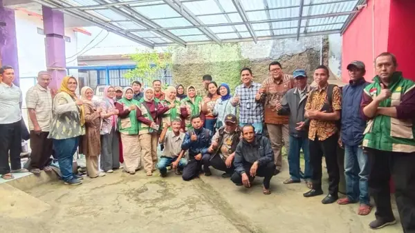 Distanhorti Jabar melakukan pendampingan dan sosialisasi program Kredit Usaha Alat dan Mesin Pertanian (KUA) yang digelar di Desa Linggar, Rancaekek Bandung. (Sumber Foto: IG Distanhorti Jabar)