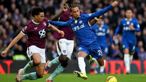 Aksi Joao Pedro saat membela Chelsea menghadapi Burnley di Liga Inggris (Sumber: web/chelsea.com)