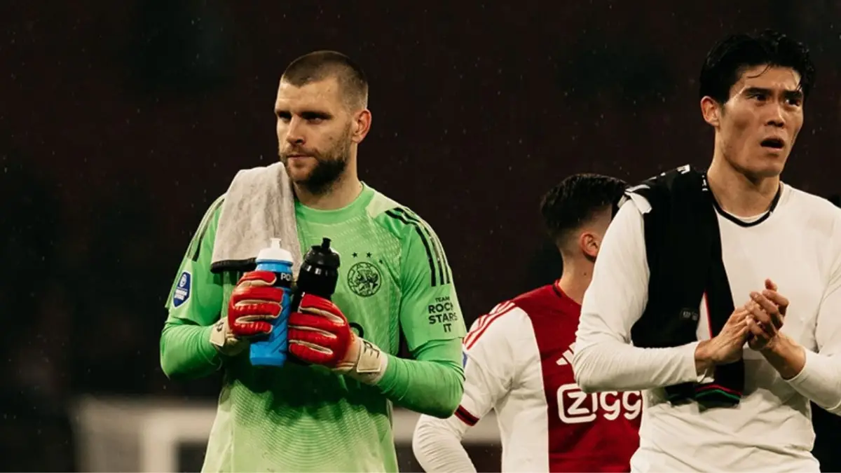 Maarten Paes Jalani Debut, Ajax Amsterdam Ditahan Imbang NEC Nijmegen