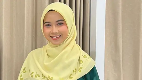 Nur Afifah, ustadzah muda asal Desa Bojong, Kecamatan Cikembar, Kabupaten Sukabumi. (Sumber : Istimewa.)