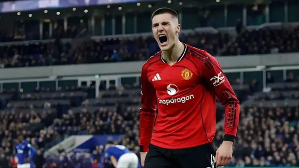 Selebrari Benjamin Sesko setelah cetak gol ke gawang Everton (Sumber: web/manutd.com)