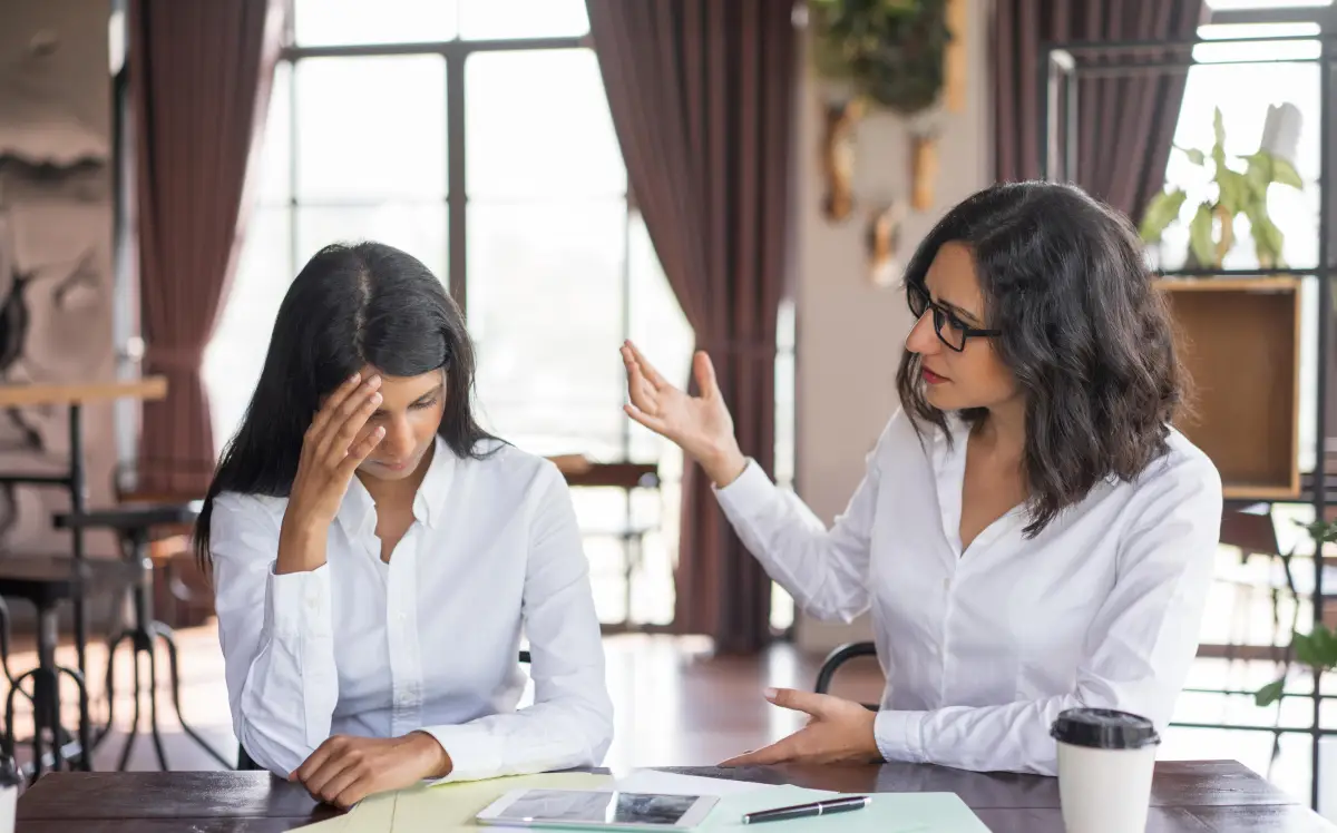 Sering Kesal? Ini Cara Bijak Menghadapi Orang yang Terlalu Banyak Bicara