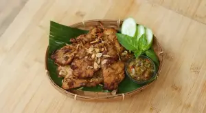 Resep Empal Ayam, Inspirasi Menu Berbuka Puasa Ramadan yang Manis Gurih (Sumber : Youtube | Devina Hermawan)