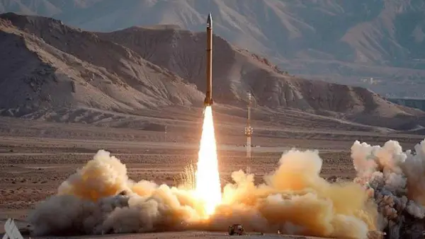 Iran luncurkan rudal dalam operasi Janji Setia 4 (Foto: Tutur/Iraq NewsAgency)