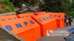 BPBD Kabupaten Sukabumi mendirikan sejumlah tenda darurat bagi warga terdampak pergerakan tanah di Kampung Cijambe Kecamatan Bantargadung. (Sumber Foto: Dok. BPBD)