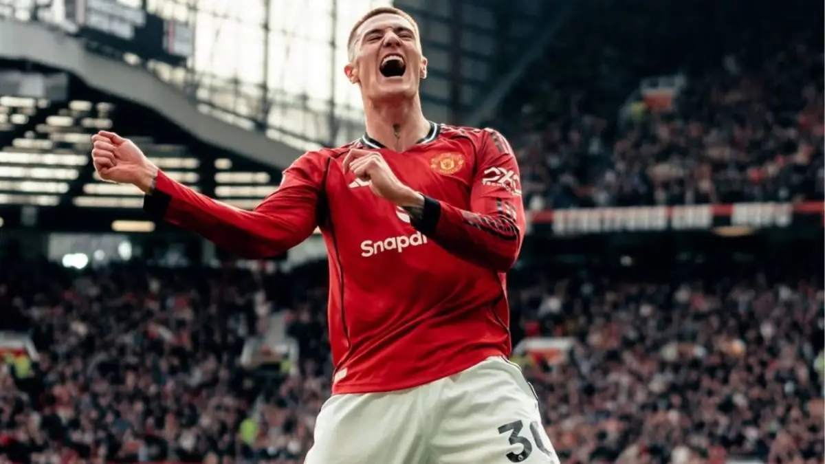 Menang Dramatis atas Crystal Palace, King MU Naik ke Tiga Besar