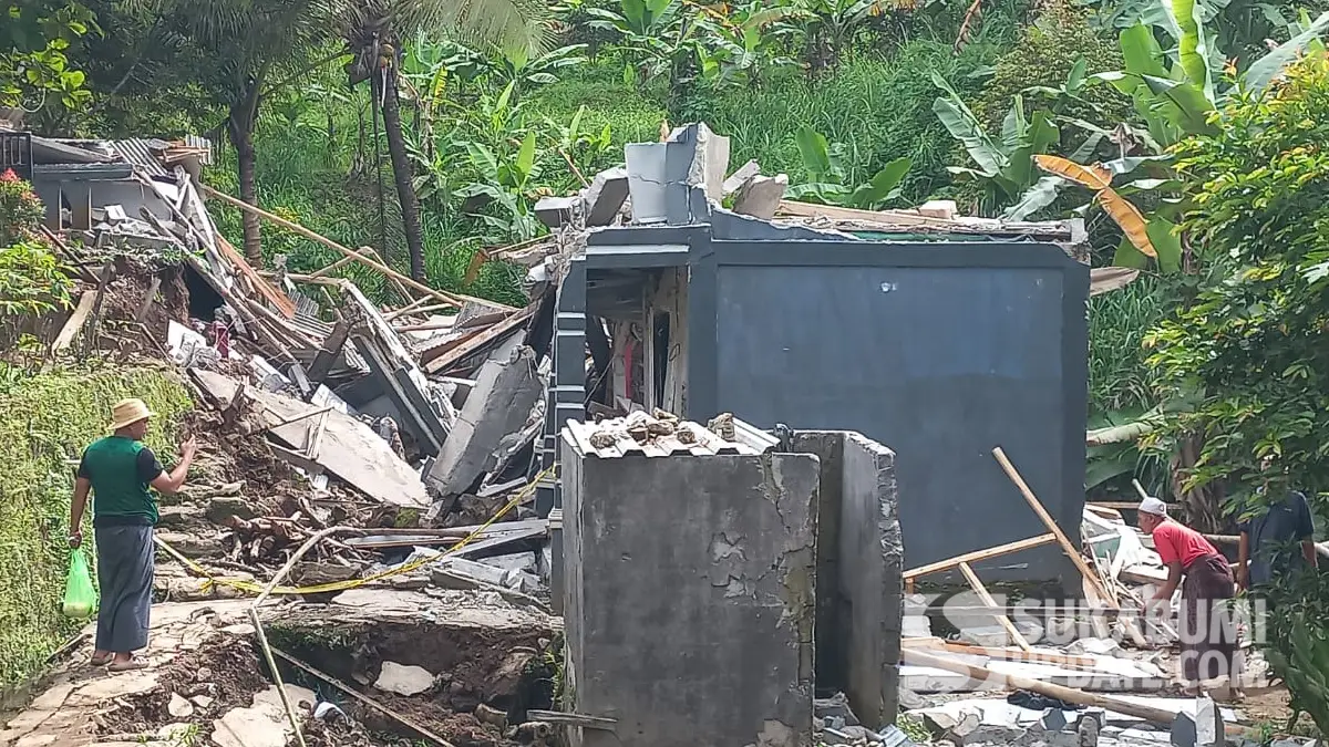 Pergerakan Tanah: Ponpes Ariyadul Falah di Bantargadung Ambruk, 80 Santri Dipulangkan